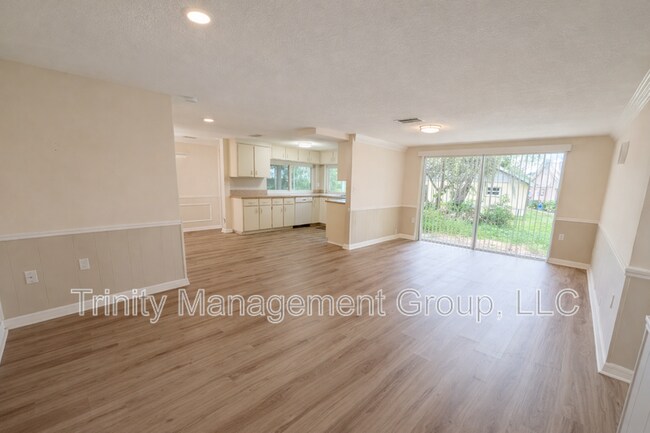 Foto del edificio - 8605 Wagon Wheel Ln
