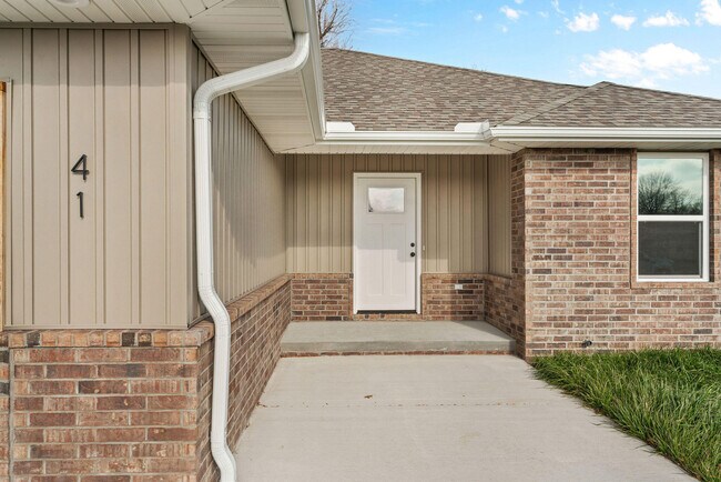 Foto del edificio - 41 Whitley Ln