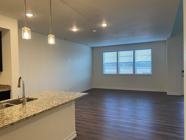 Building Photo - 1757 Rose Quartz Heights