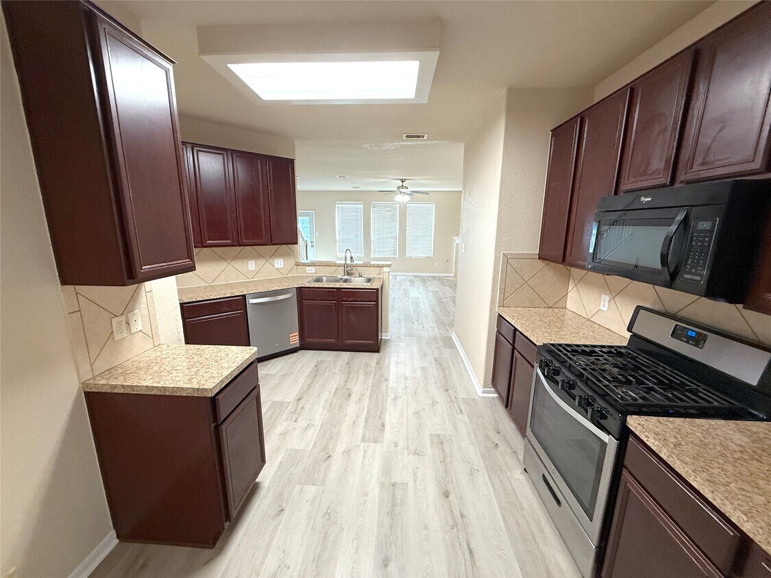 Foto del edificio - 19535 Hardwood Ridge Tr