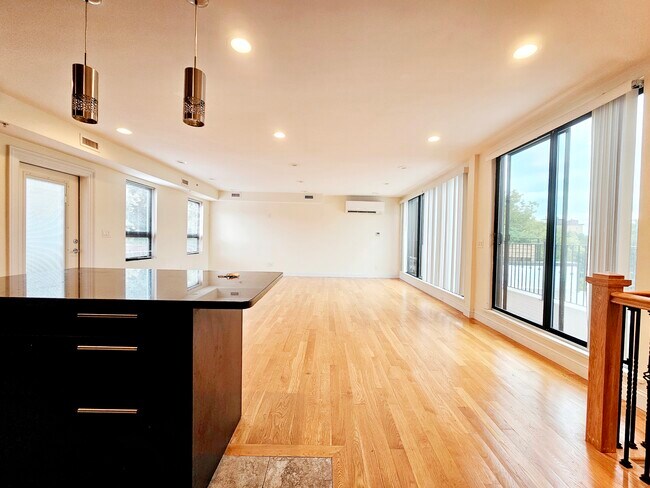 Foto del edificio - 1614 Beacon St