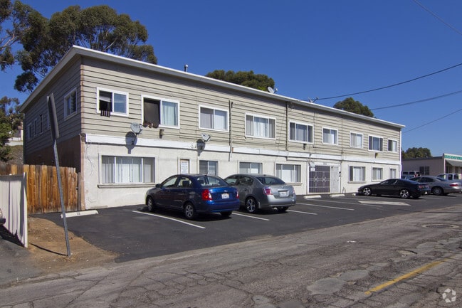 Primary Photo - 7560 North Ave