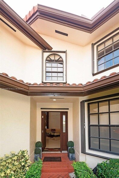 Building Photo - 9318 NW 50th Doral Cir S