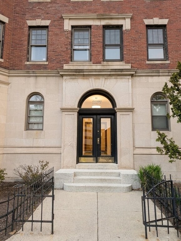 Foto del edificio - 1177 Commonwealth Ave