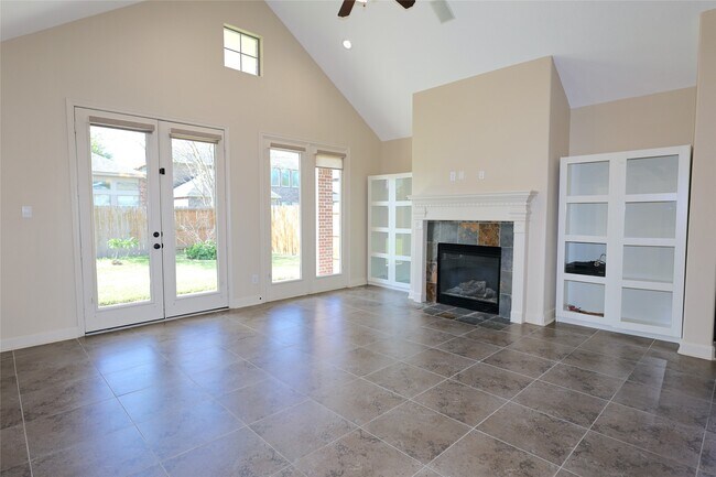 Foto del edificio - 17311 Quiet Shores Dr