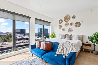 Building Photo - 1055 Brady Ave NW