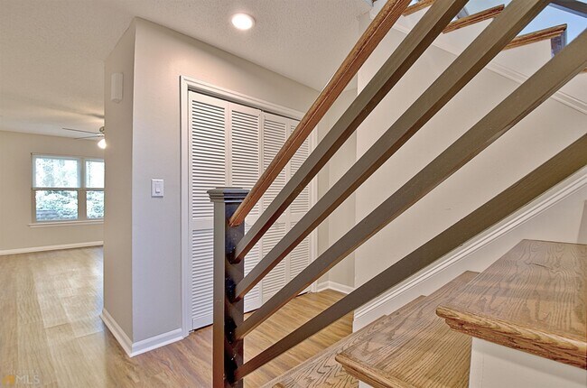 Building Photo - 56 Cobblestone Creek