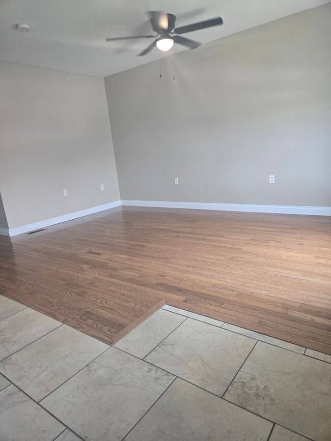 Building Photo - 2 Bedroom, 2 Bath w/ Washer&Dryer Included!