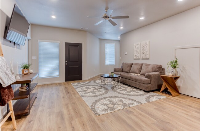 Foto del edificio - 402 Lincoln Ln