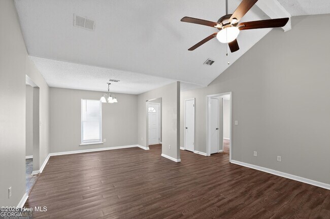 Building Photo - 3016 Mistletoe Ave