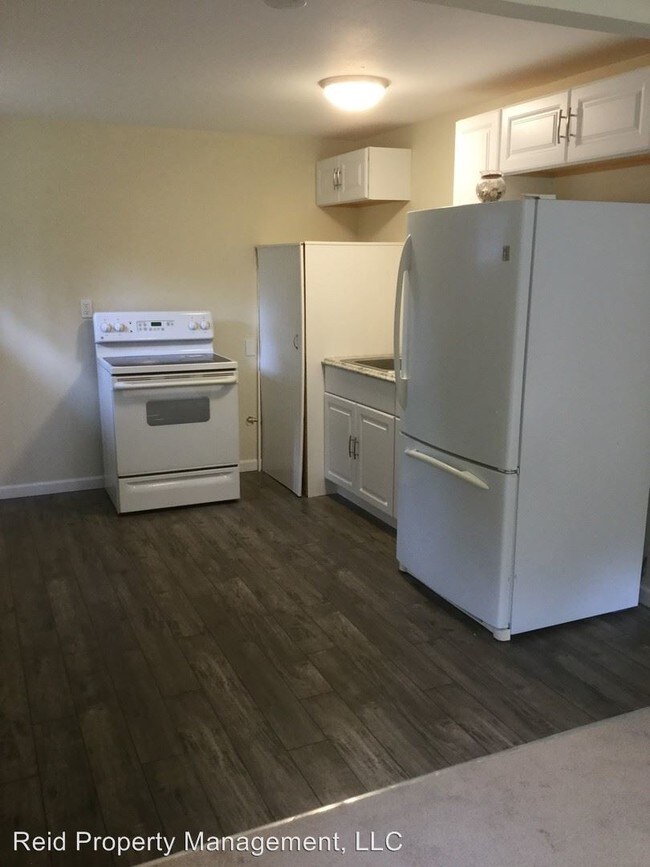 Building Photo - Studio, 1 bath House - 1334 Ivy Rd unit B