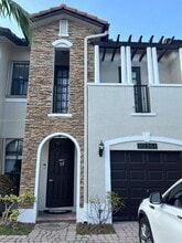 Building Photo - 10361 NW 32nd Terrace