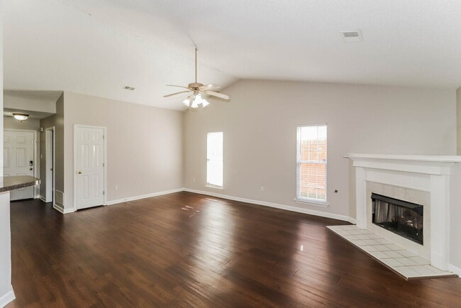 Building Photo - 1708 Cherry Creek Dr