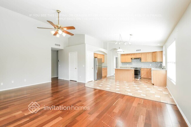 Foto del edificio - 10229 W Daley Ln
