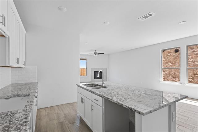 Foto del edificio - 566 Ruthye Ln