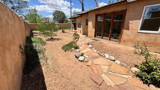 Building Photo - 4910 Nicholas Pl