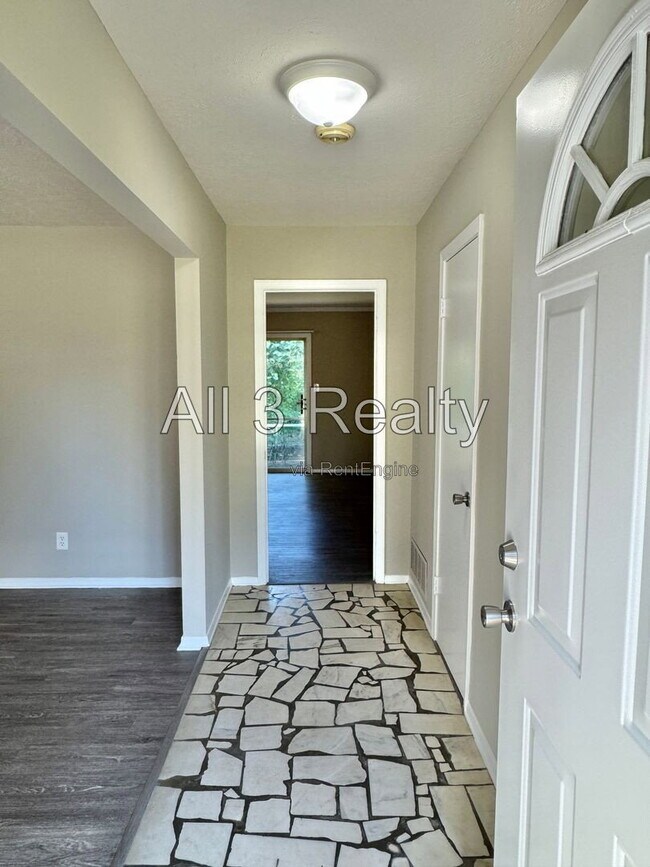 Building Photo - 176 Scenic Dr