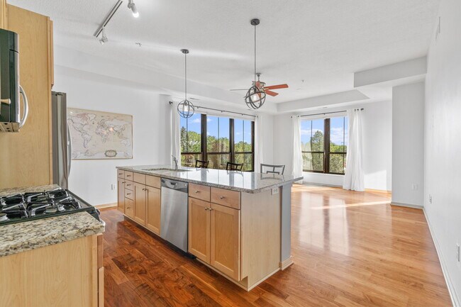 Building Photo - 4525 Park Commons Dr