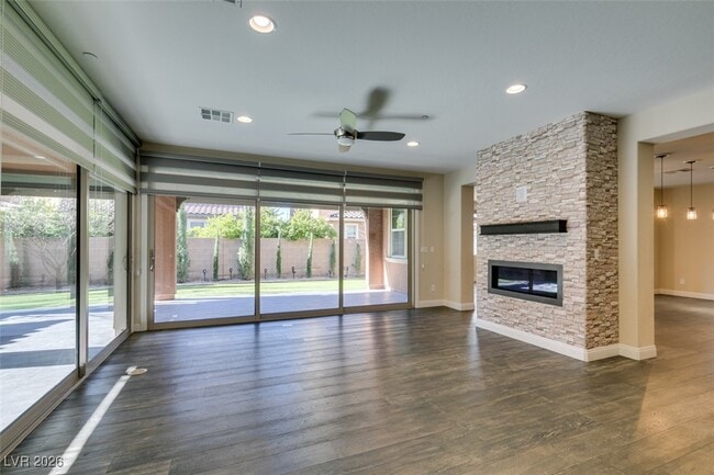 Building Photo - 2497 Birch Hollow St