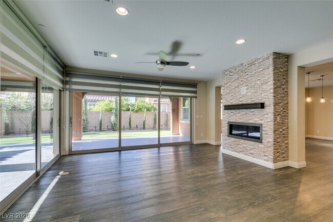 Foto del edificio - 2497 Birch Hollow St