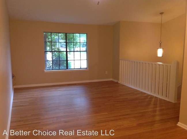 Building Photo - 10080 Piney Ridge Walk