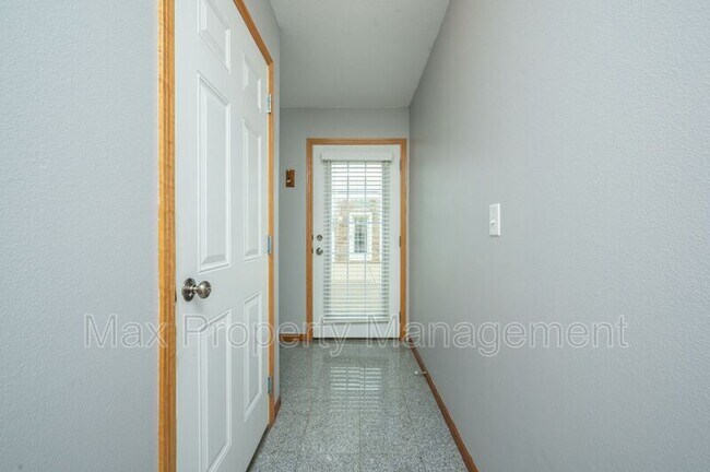 Building Photo - 15212 Greenbelt Dr