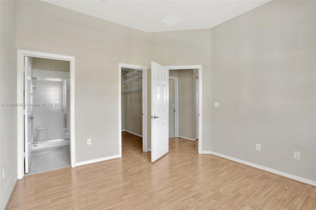 Building Photo - 5769 Hampton Hills Blvd