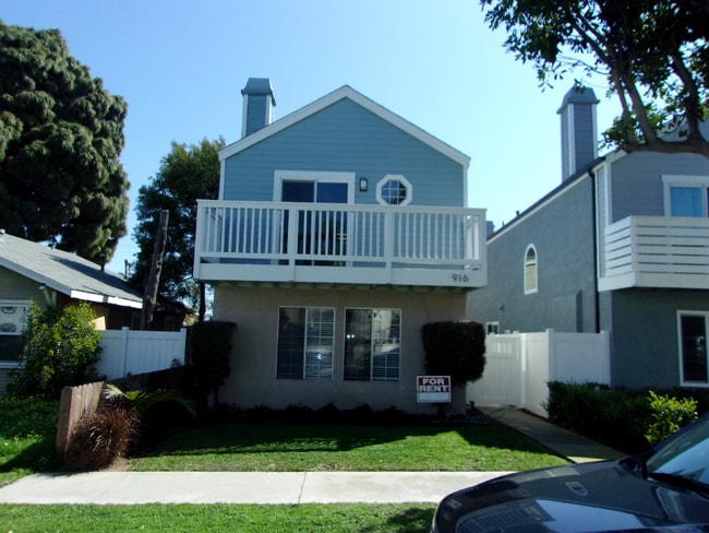 Building Photo - 916 California St