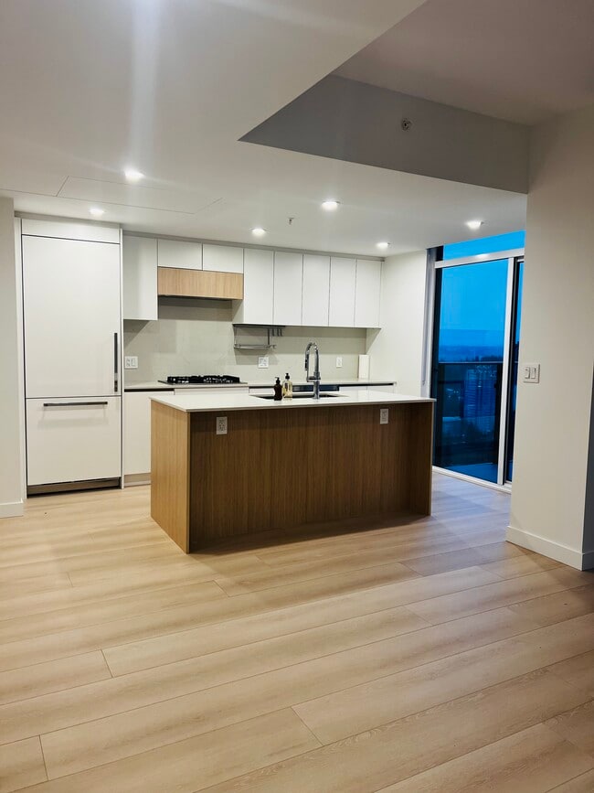 Building Photo - 13573 98A Av