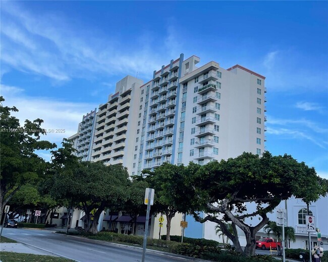 Building Photo - 3000 Coral Way