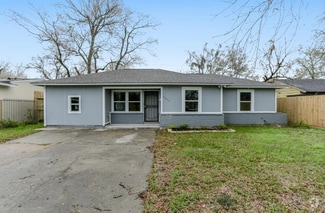 Building Photo - 5635 Belarbor St