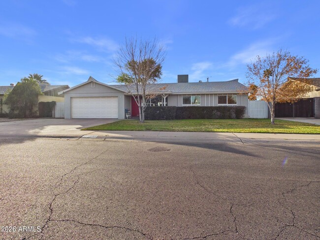 Foto del edificio - 3223 W Joan De Arc Ave