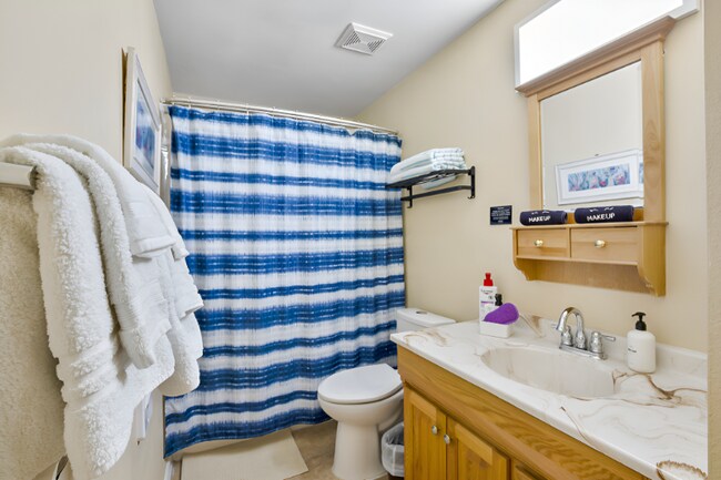 Building Photo - 7398 Birch Bay Dr