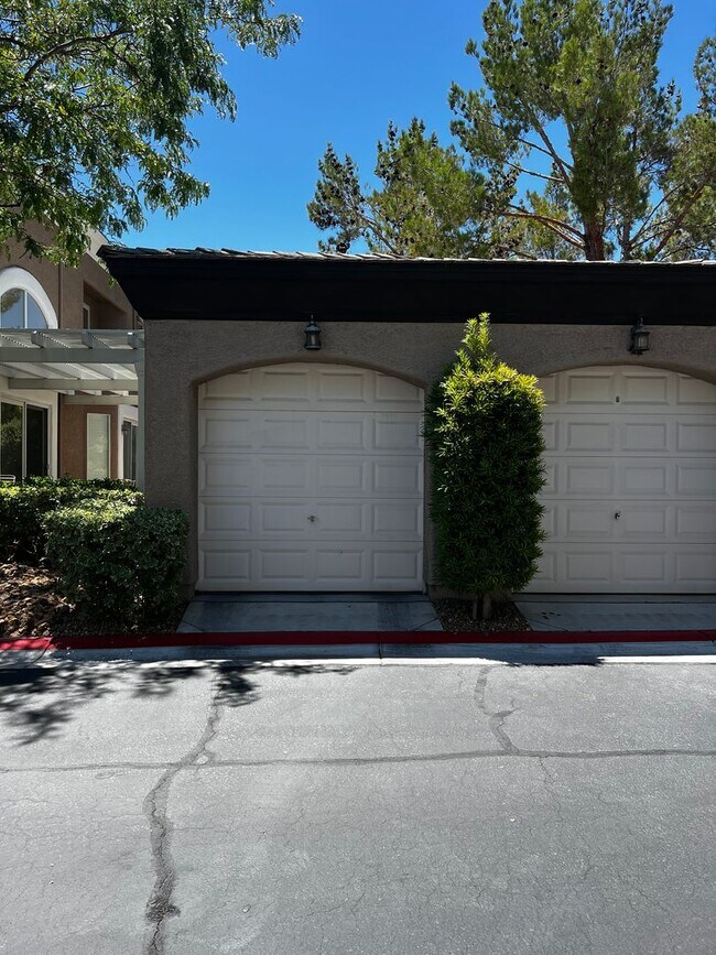 Foto del edificio - 801 Dana Hills Ct