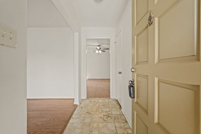 Foto del edificio - Recently updated 3-bedroom, 2-bath home in...