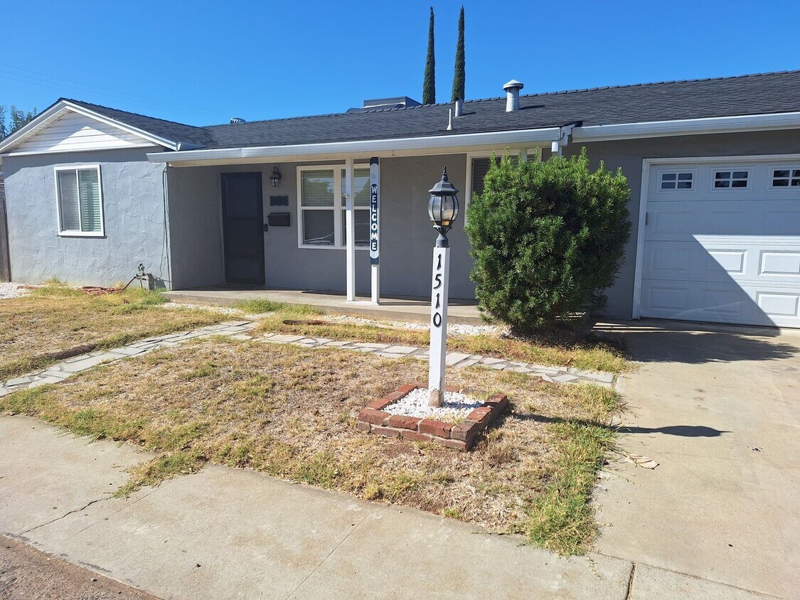 Foto principal - NEWLY REMODLED 3 BEDROOM HOUSE IN MARYSVILLE