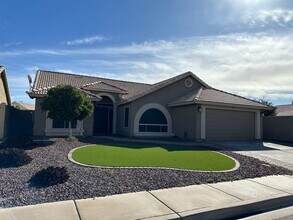 Building Photo - 411 N Leoma Ln
