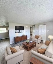 Building Photo - 7165 Alegre Cir