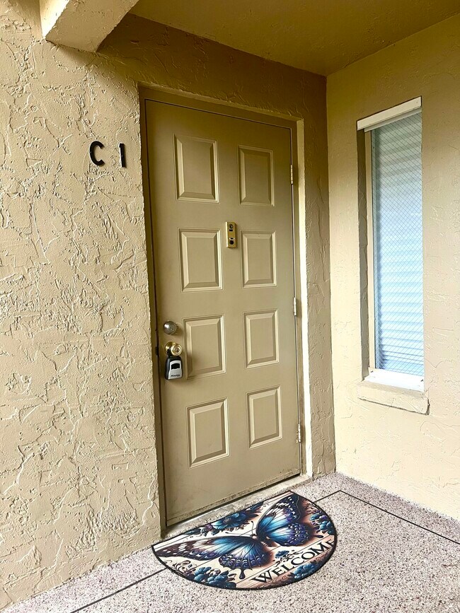 Foto del edificio - 714 Sunny Pine Way