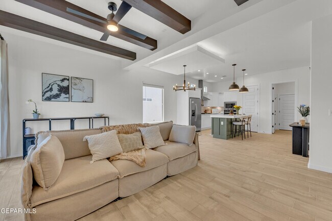 Building Photo - 7424 Rio Rimac Dr