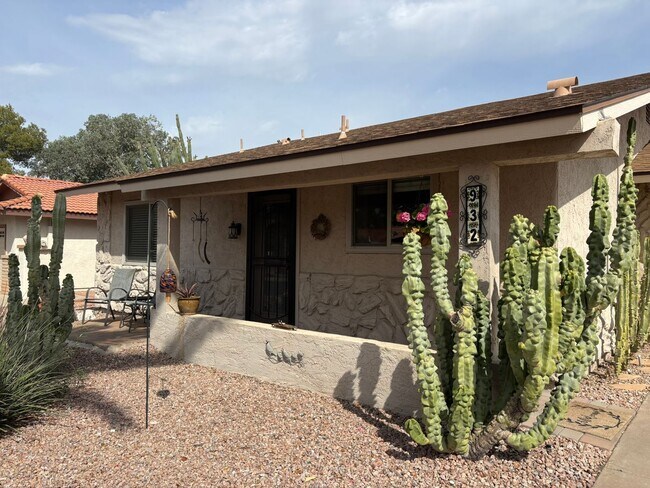 Building Photo - Enjoy this cozy 2 Bedroom, 1.75 Bathrooms, 1.5 Car Garage home in Premier Active Adult Resort Sty...
