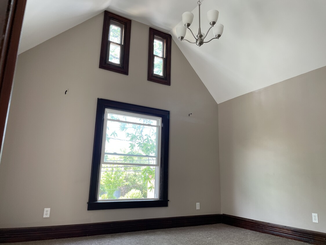 Vaulted ceilings - 40 Church St