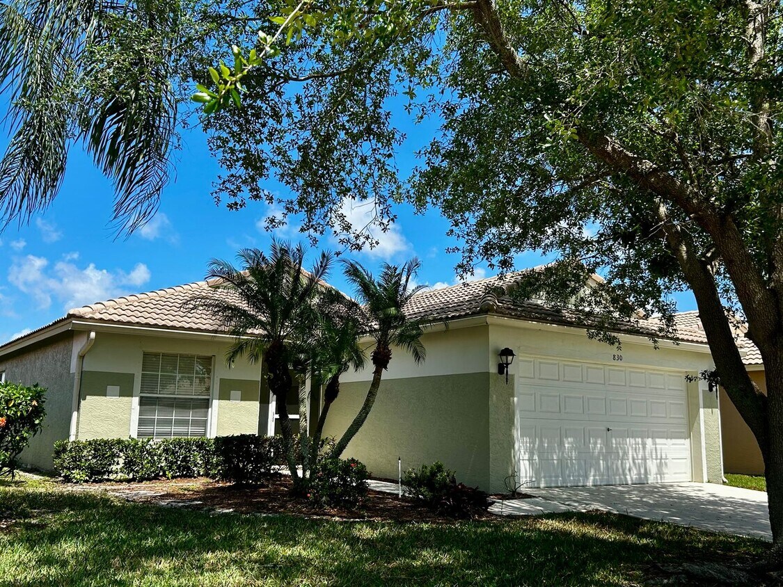 Foto principal - 3/2/2 home located in St. James Golf Club ...
