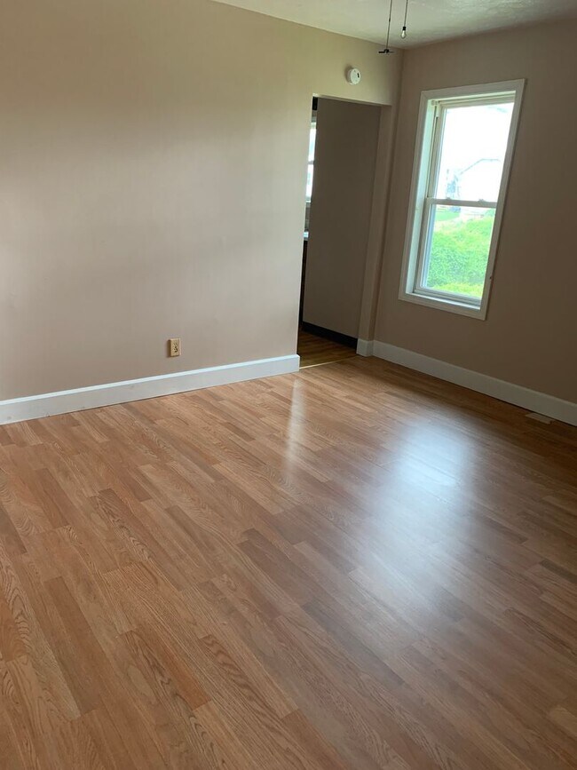 Foto del edificio - 1039 Emerson Ave