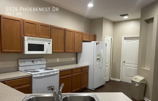 Building Photo - 5924 Phoebenest Dr