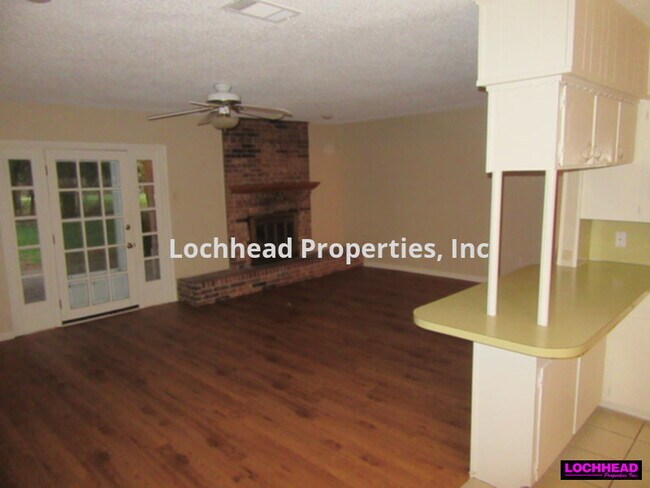 Building Photo - Beautiful home in Terrell