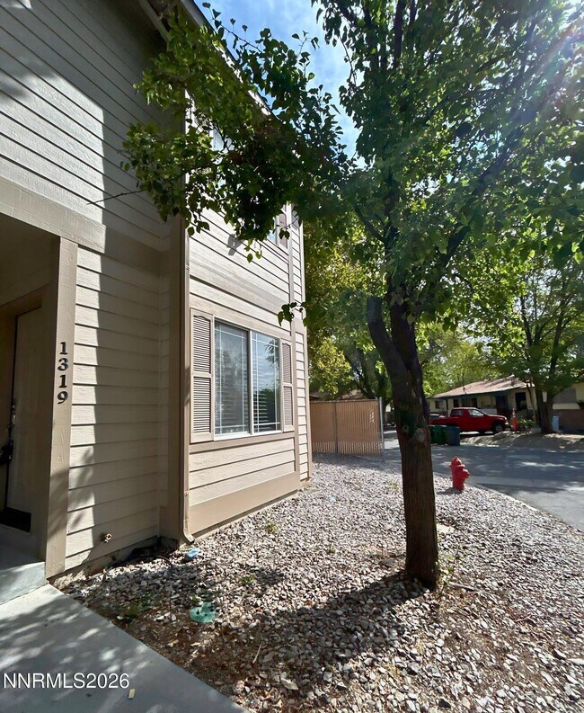 Foto del edificio - 1319 Powell Ln