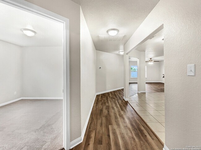 Foto del edificio - 6612 Luckey Path