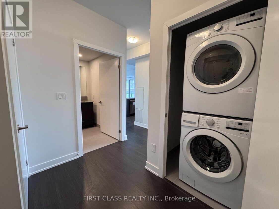 Photo du bâtiment - 4130-4130 Parkside Village Dr