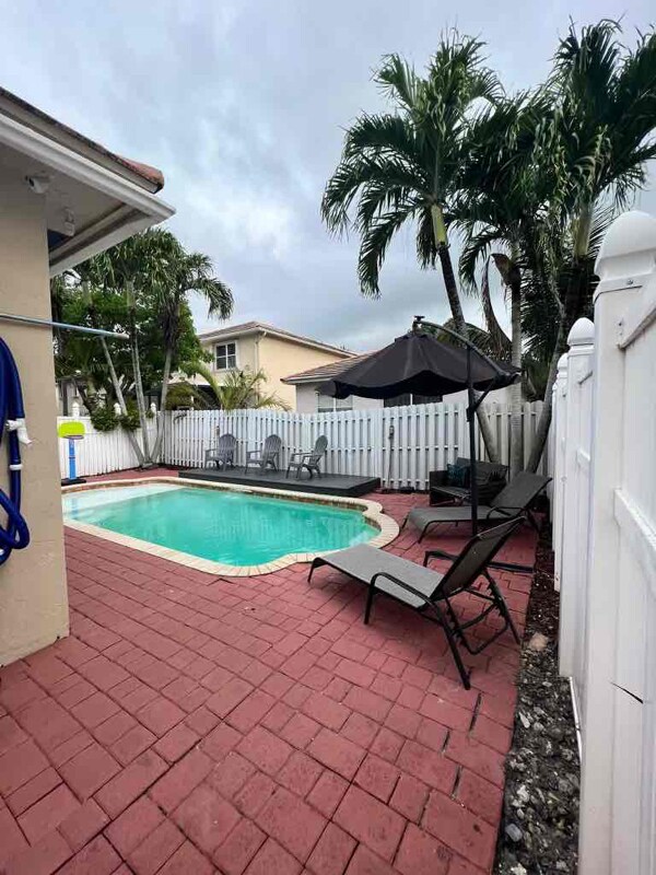 Foto del edificio - 4825 NW 19th St